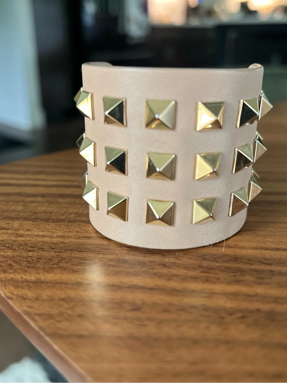 Valentino Rockstud Wide Cuff Beige - Picture 3 of 10
